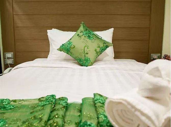 Eleven Avenue Hotel